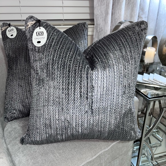 1-NWT CALLISTO HOME FUR/VELVET DECORATIVE PILLOW (Read description for details) - Picture 11 of 17